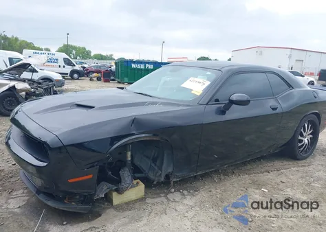 2018 Dodge Challenger Sxt z USA, uszkodzony, nr VIN 2C3CDZAG8JH297327